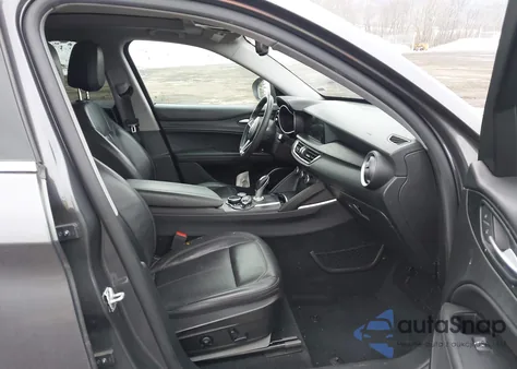 2019 Alfa Romeo Stelvio Awd z USA, uszkodzony, nr VIN ZASPAKAN3K7C32370